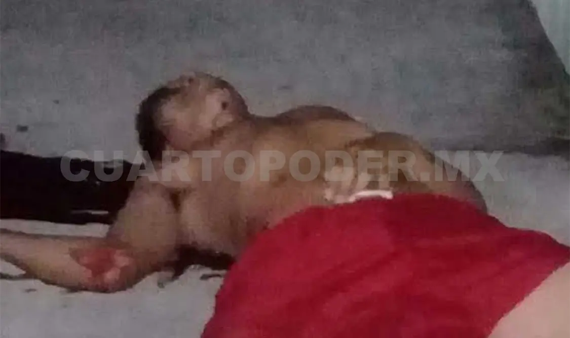 Luis Fernando “N”, de 35 años de edad, recibió dos balazos calibre .9 milímetros en el cuerpo, lo que le causó la muerte. Rafael Victorio / CP
