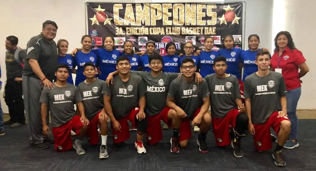 El equipo Triquis, presente en el evento de aniversario del club chiapaneco. Cortesía