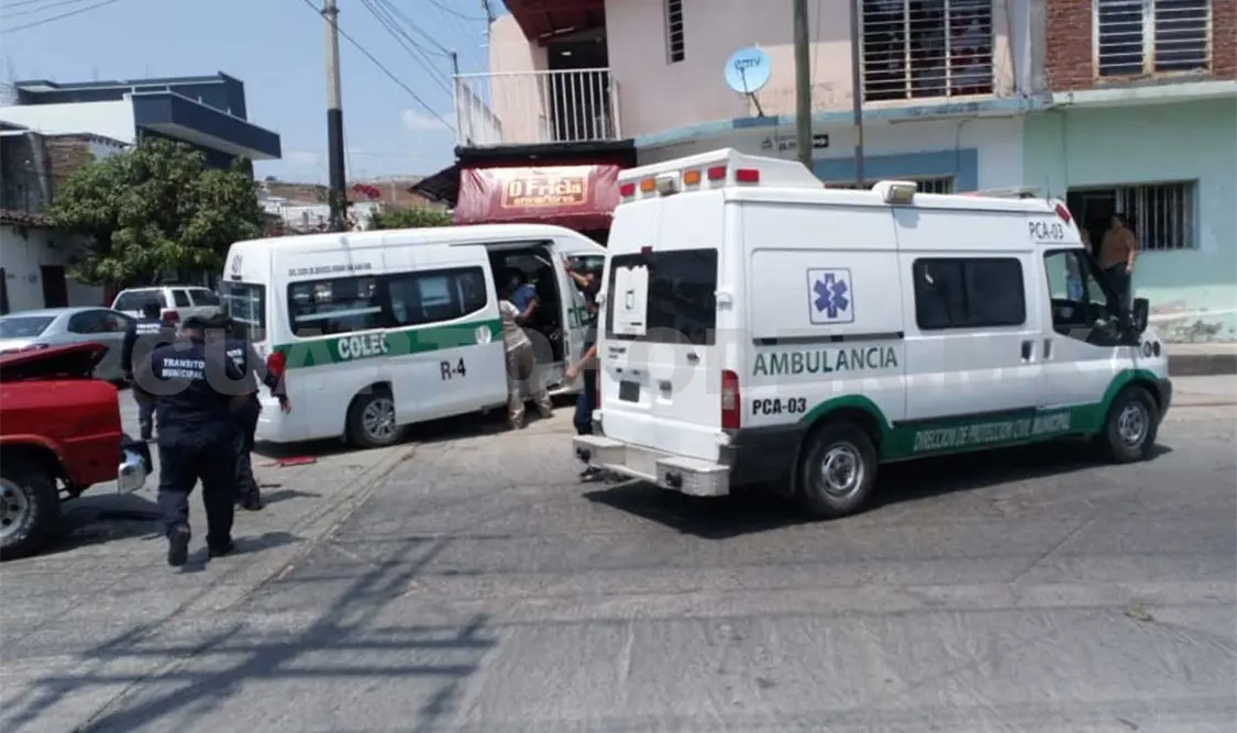 La falta de precaución del responsable provocó que impactara a la unidad de pasaje, dejando seis personas lesionadas. Edberg Mayorga / CP