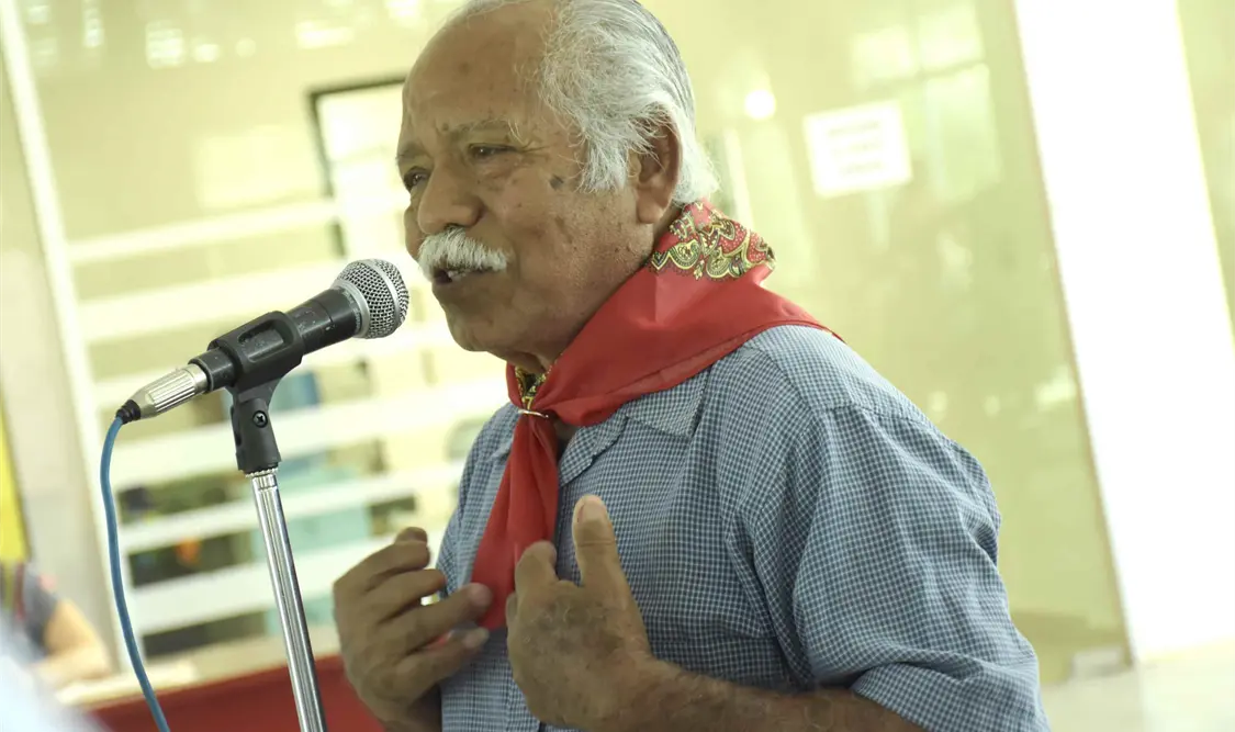 Navor Vázquez Juárez, uno de los integrantes del grupo, narró brevemente la experiencia que vivió junto a sus compañeros de exploración. Guillermo Ramos/CP