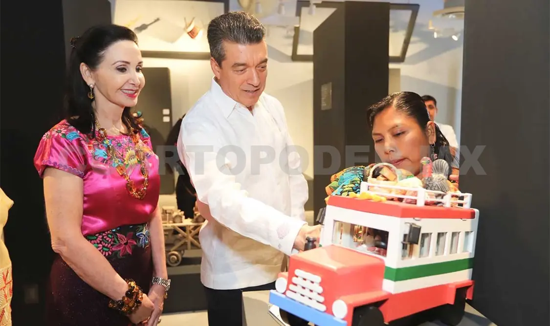 Entrega REC premios del Concurso Estatal Juguetería Popular