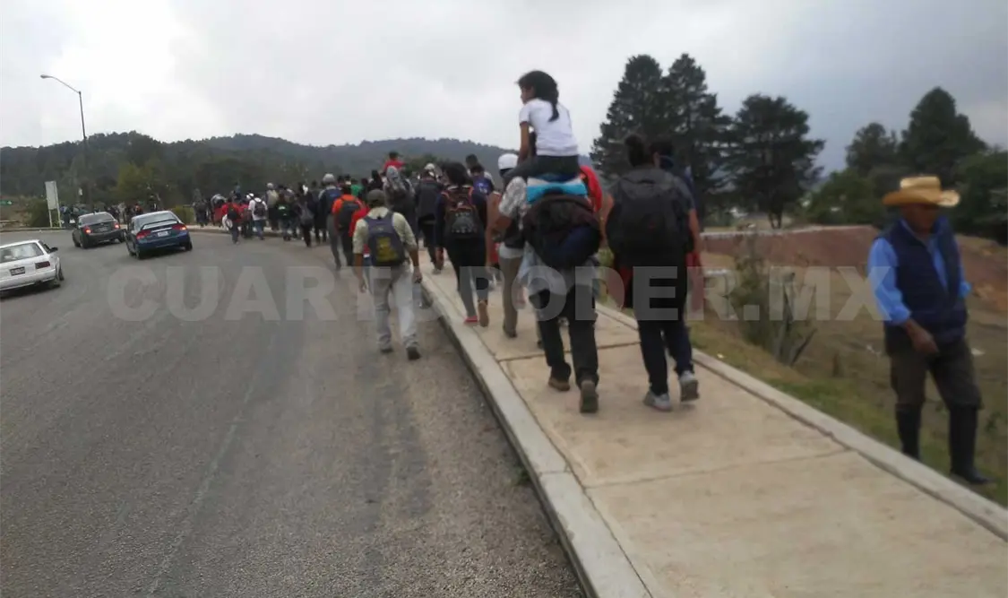 Policías detienen a 119 migrantes