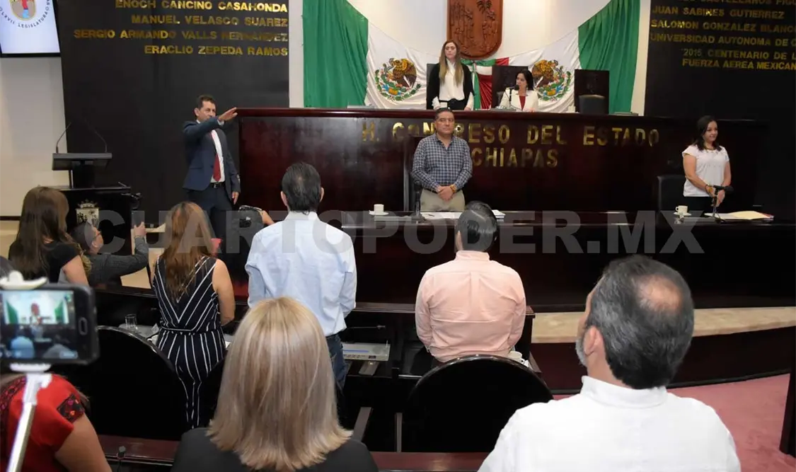 Asume Omar Molina como nuevo diputado local