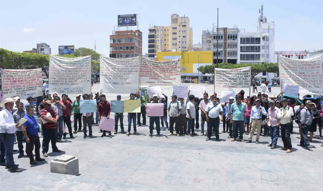 Pobladores de tres comunidades de Tila arribaron al zócalo capitalino para instalar un plantón. Guillermo Ramos / CP