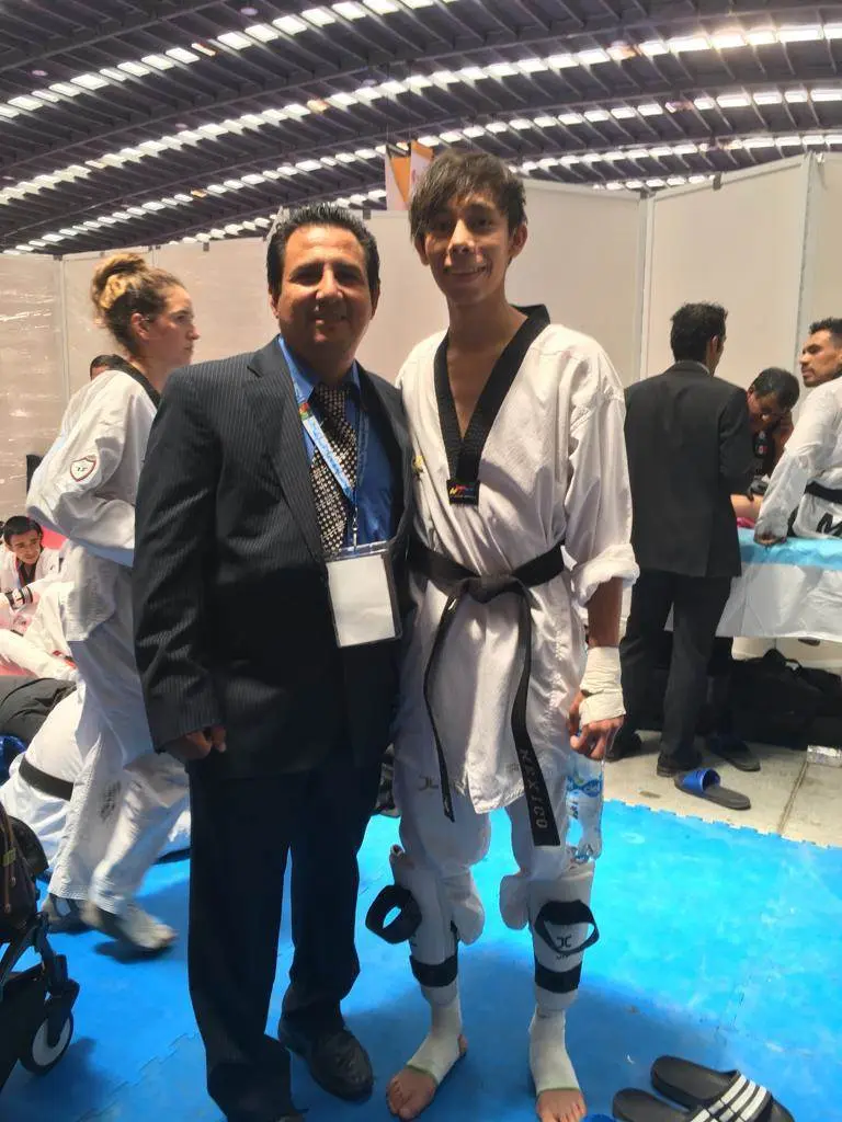 Grandes logros ha obtenido en su preparación el taekwondoín chiapaneco, quien espera revalidarlos en el evento mundialista. Cortesía