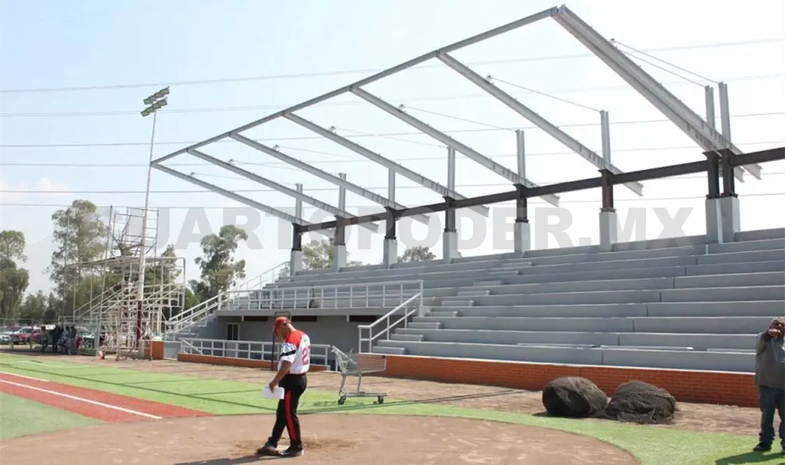 Autoridades y tres jugadores legendarios de la Liga Mexicana inauguraron el Complejo Municipal, el primero en su tipo en el Estado de México. Agencias
