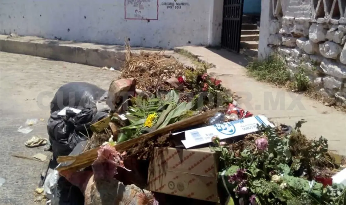 Basura acumulada afecta a panteón municipal