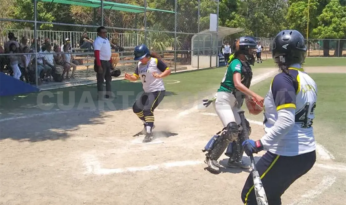 Águilas se complica pero logra la victoria