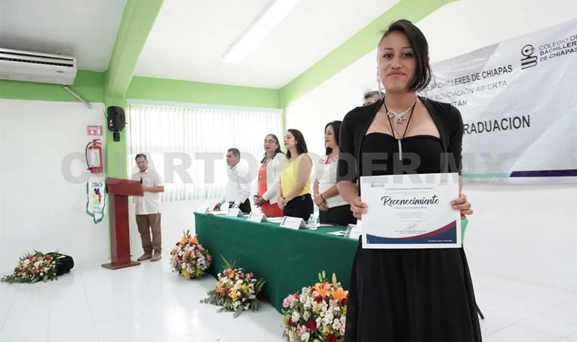 Entregan certificados a jóvenes y adultos del SEA
