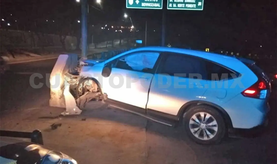 Estrella su camioneta en el libramiento Sur