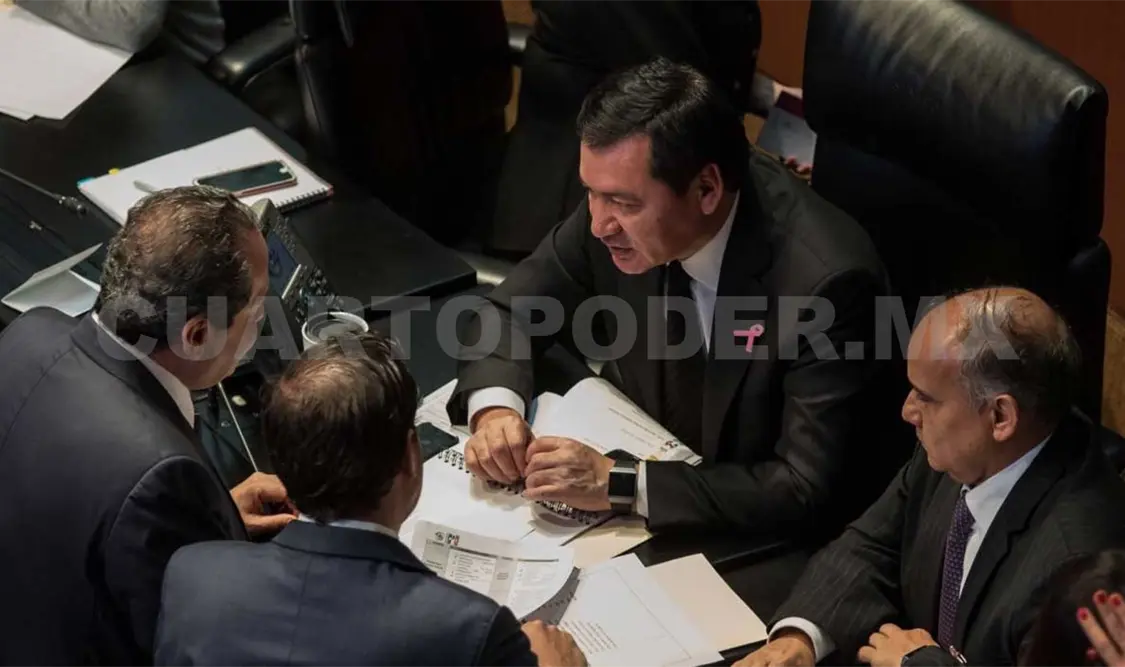 AMLO desconoce las funciones legislativas