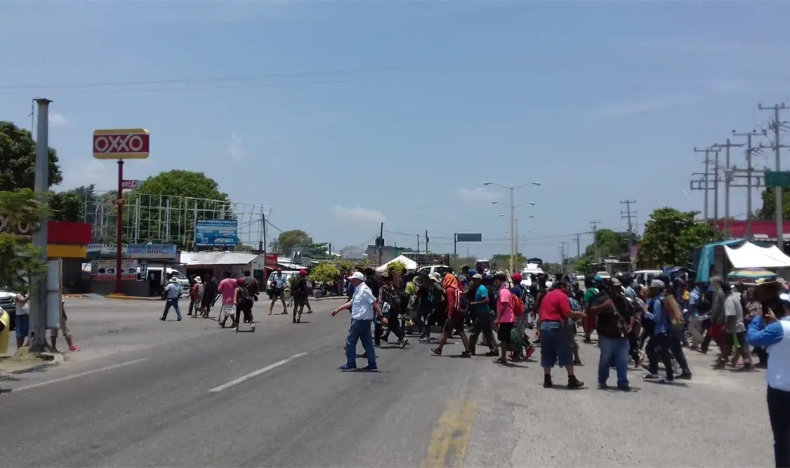 Más de mil migrantes abandonaron el Auditorio Municipal de Mapastepec. Rafael Victorio / CP