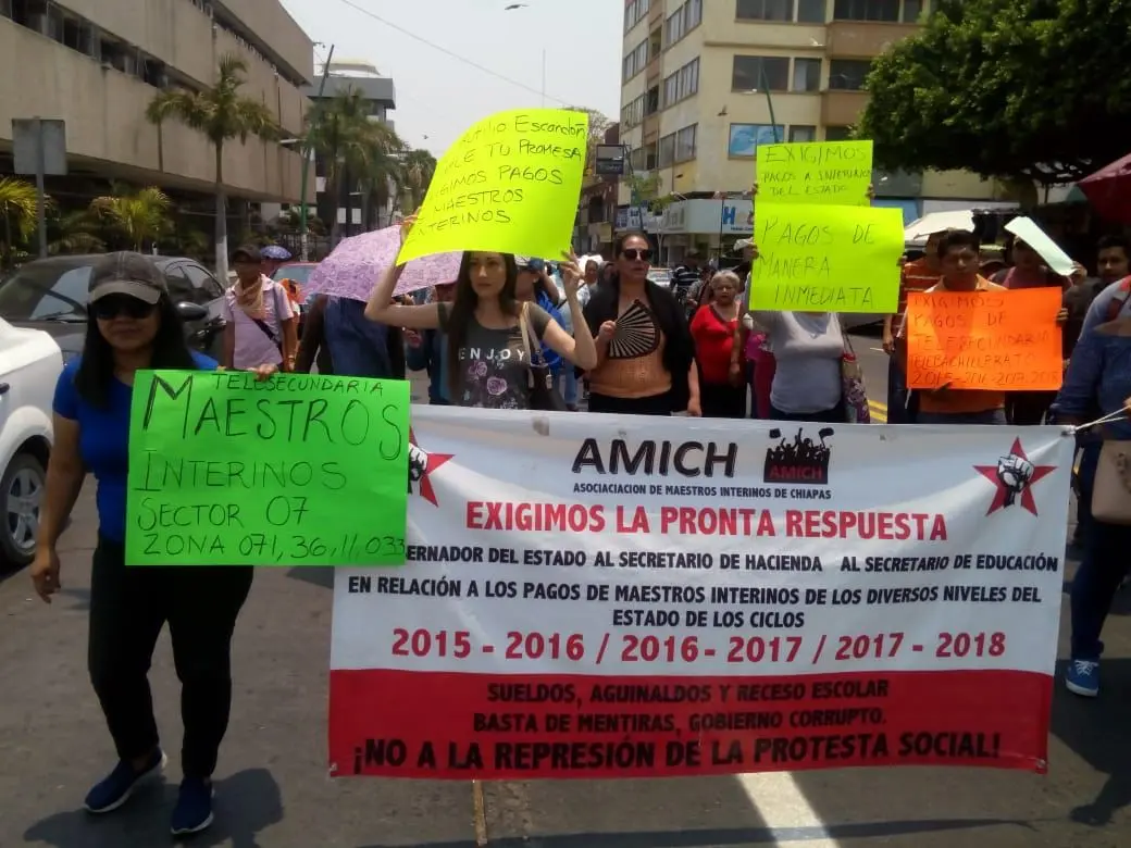 Los docentes pertenecientes al AMICH se movilizaron en la capital del estado. Rodolfo Flores / CP