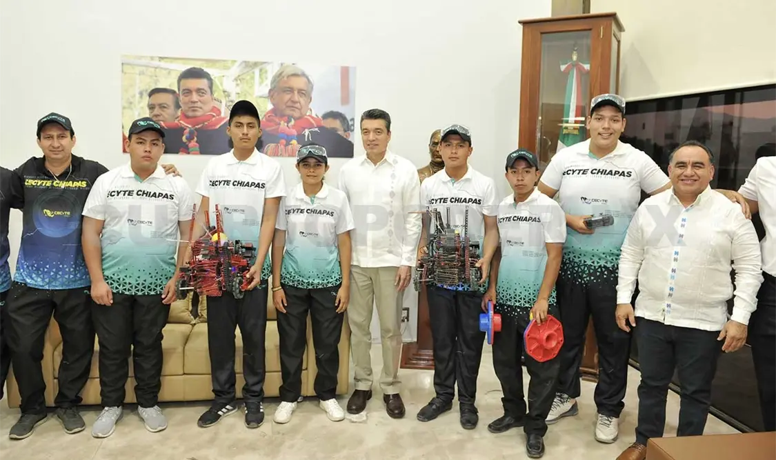 Reconoce Escandón a jóvenes destacados en Robótica