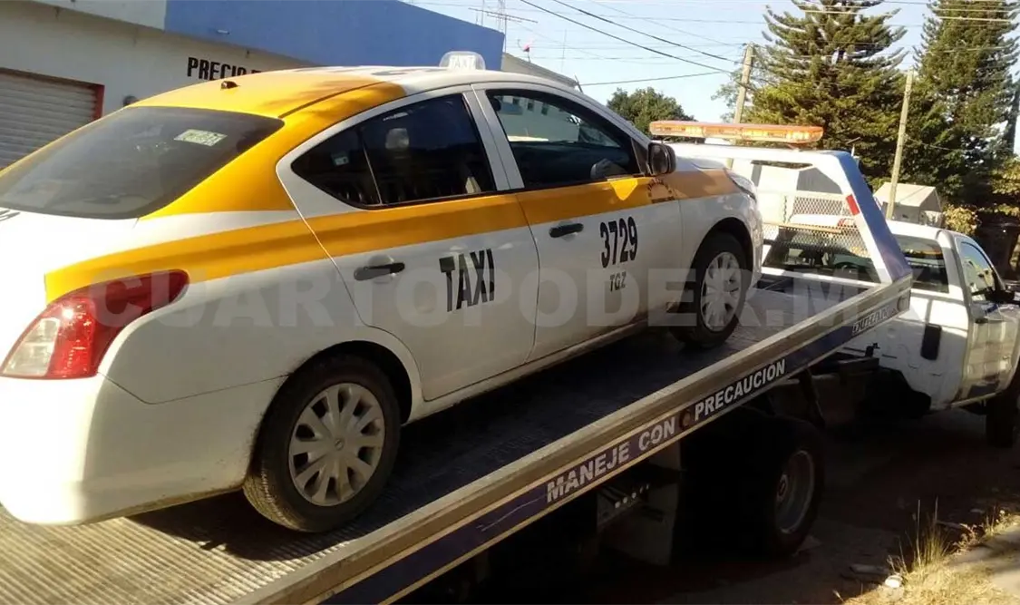 Van contra taxis piratas del Mocri