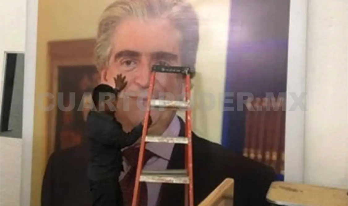 La fotografía de quien fuera secretario de Cultura Rafael Tovar y de Teresa. Cortesía