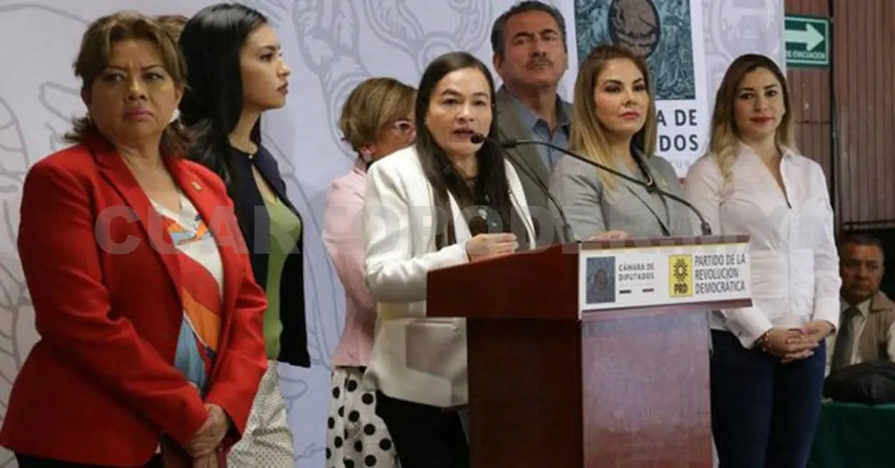 Presentan amparo contra memorándum de AMLO