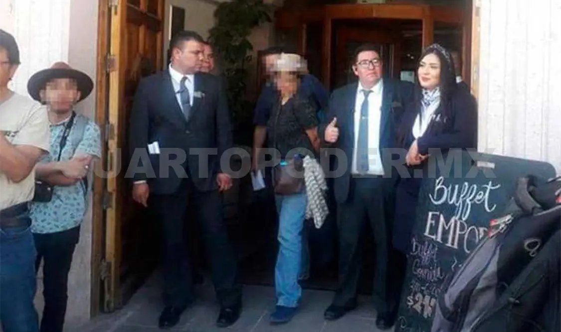 Turistas sufrieron discriminación por ir vestidos con playeras de tirantes y huaraches y entrar a desayunar al restaurante del Hotel Emporio. Agencias