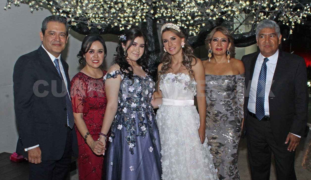 Amigas celebraron sus XV años