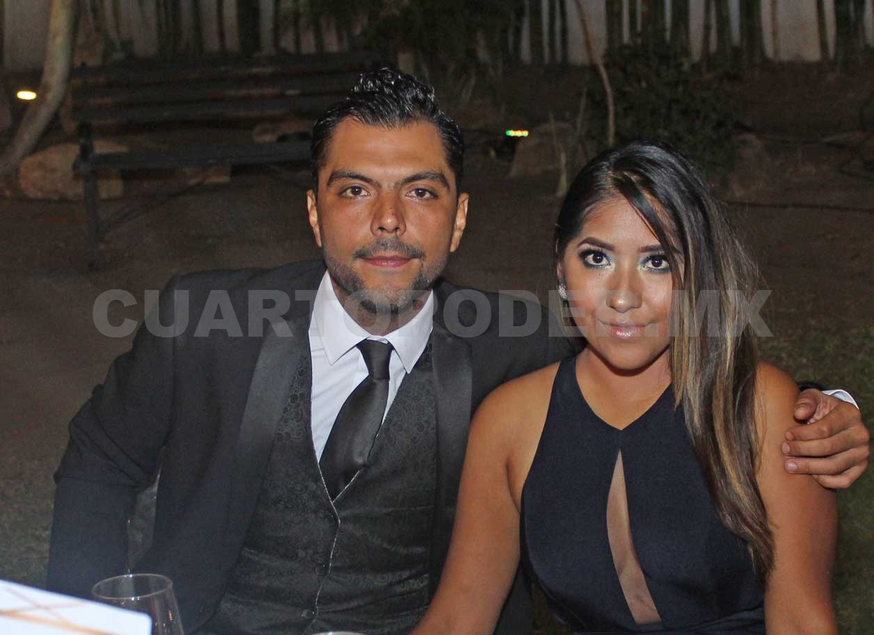 Caminaron juntos al altar