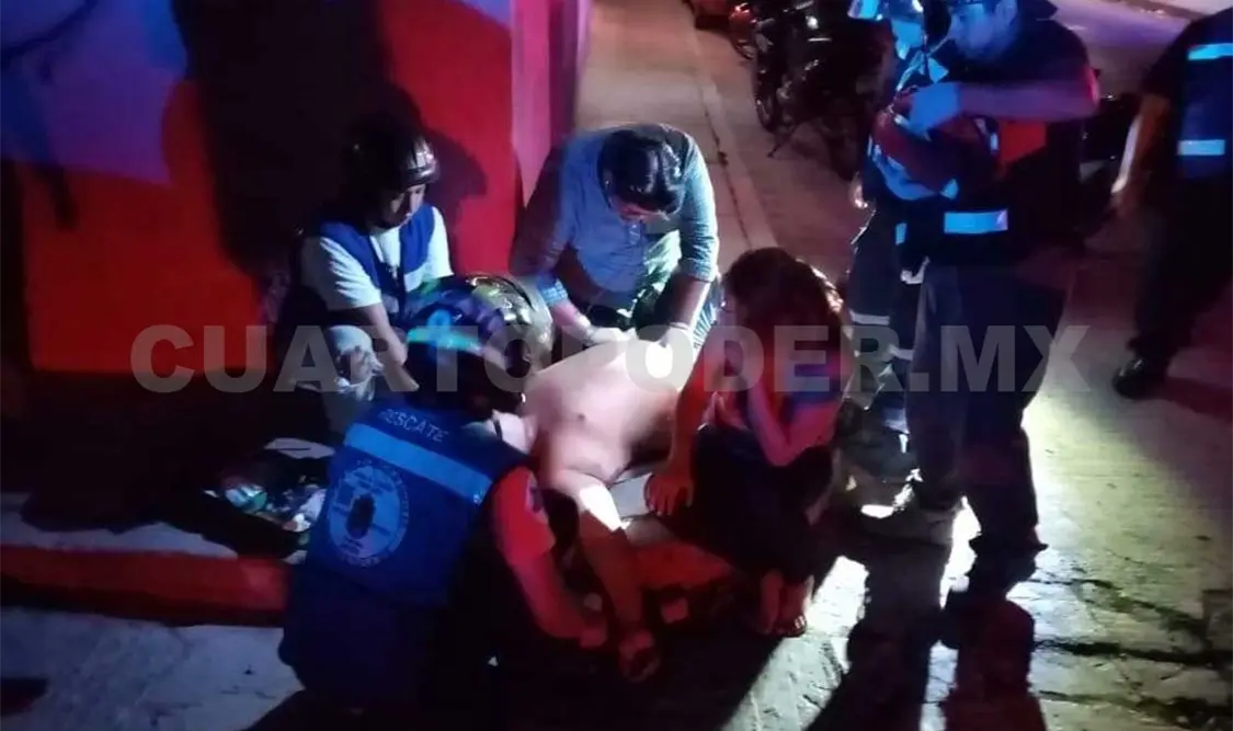 Sujeto es apuñalado en riña callejera