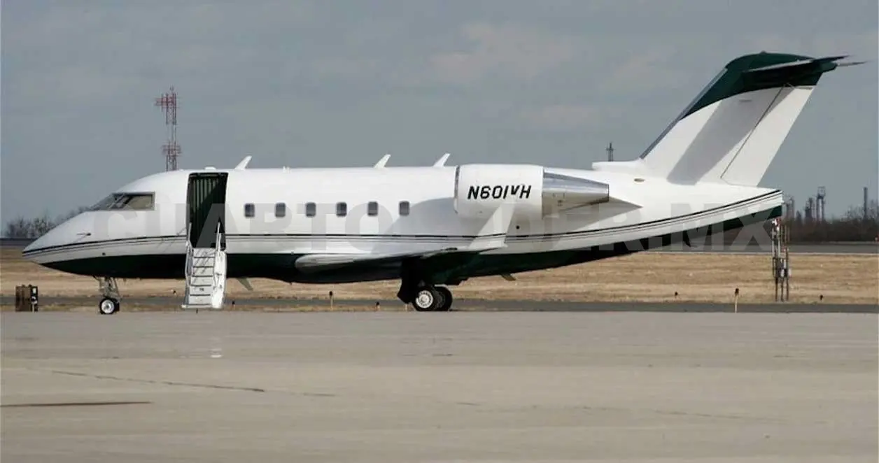 Accidente de avión deja trece personas muertas