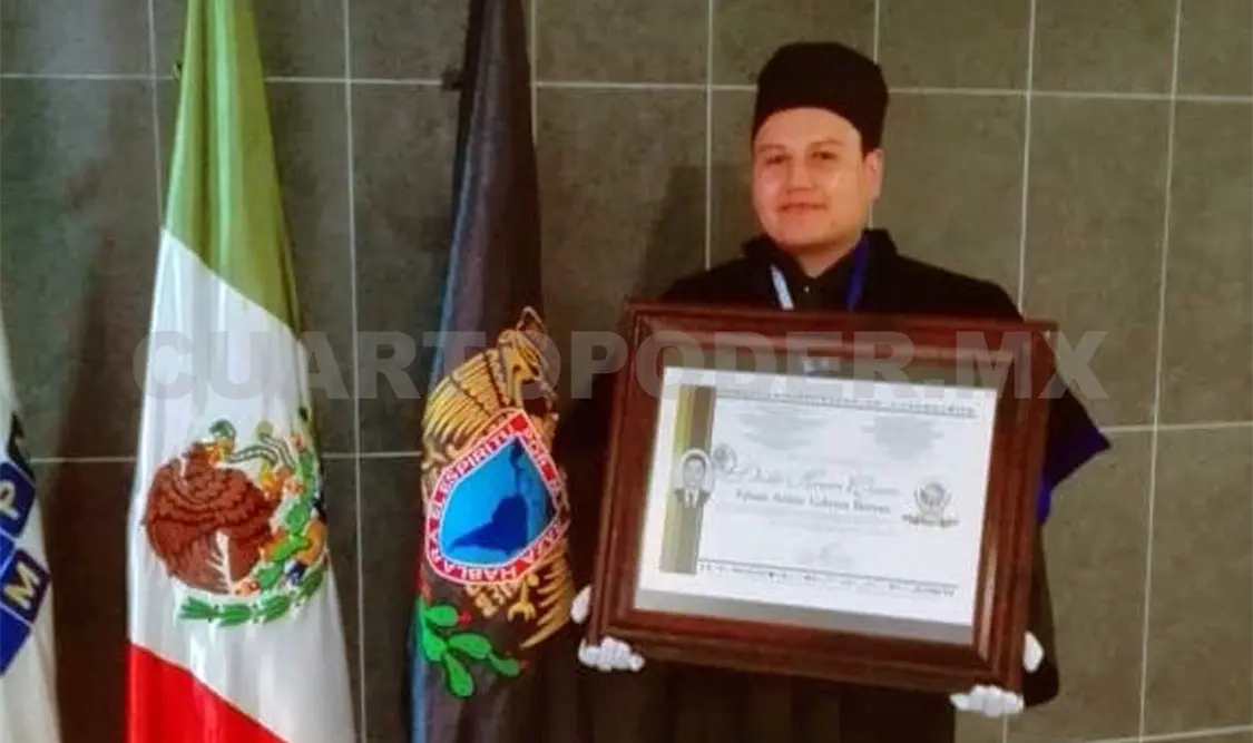 Médico chiapaneco, distinguido con un Doctor Honoris Causa