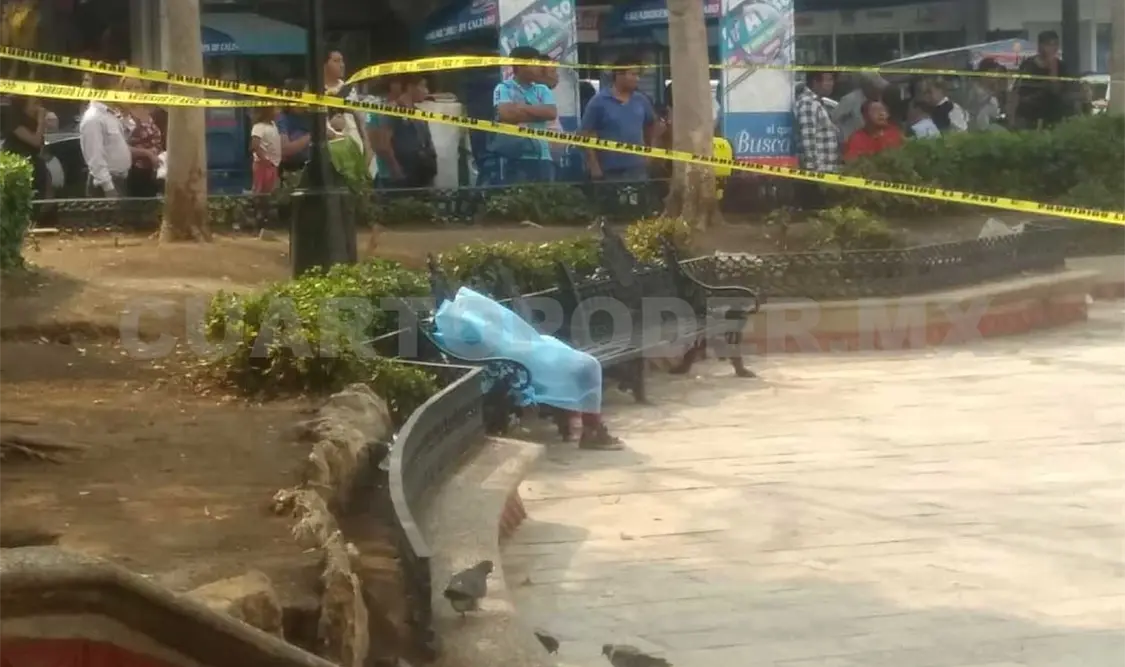 La muerte sorprende a dama en el parque