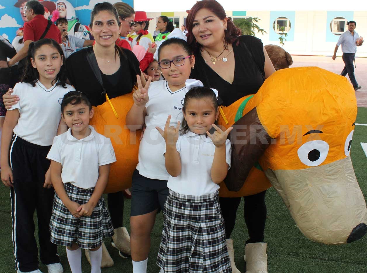 Mamás festejan con sus peques