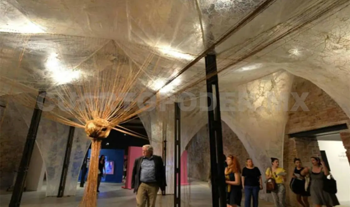 En la inauguración del Pabellón de México estuvieron la coordinadora Nacional de Artes Visuales del INBAL, Mariana Munguía, y la comisaria del Pabellón, Gabriela Gil.