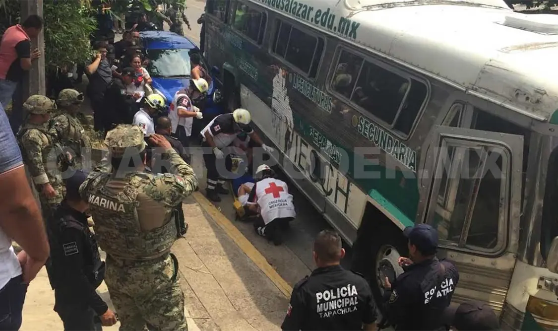 Se queda sin freno, choca y arrolla a peatón