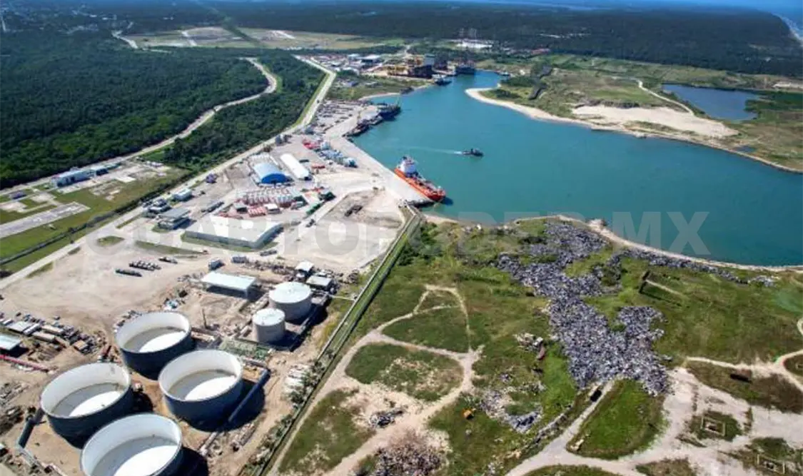La deforestación del manglar para construir la nueva refinería de Pemex aumentó el riesgo de inundaciones en Dos Bocas. Agencias