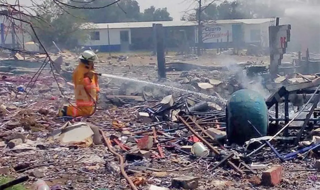 Una persona muerta y tres lesionados fue el resultado de la explosión de un polvorín en la zona de La Sauceda, Tultepec. Agencias