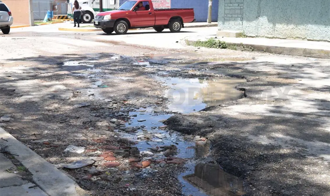 Baches, resultado de malas obras de pavimentación