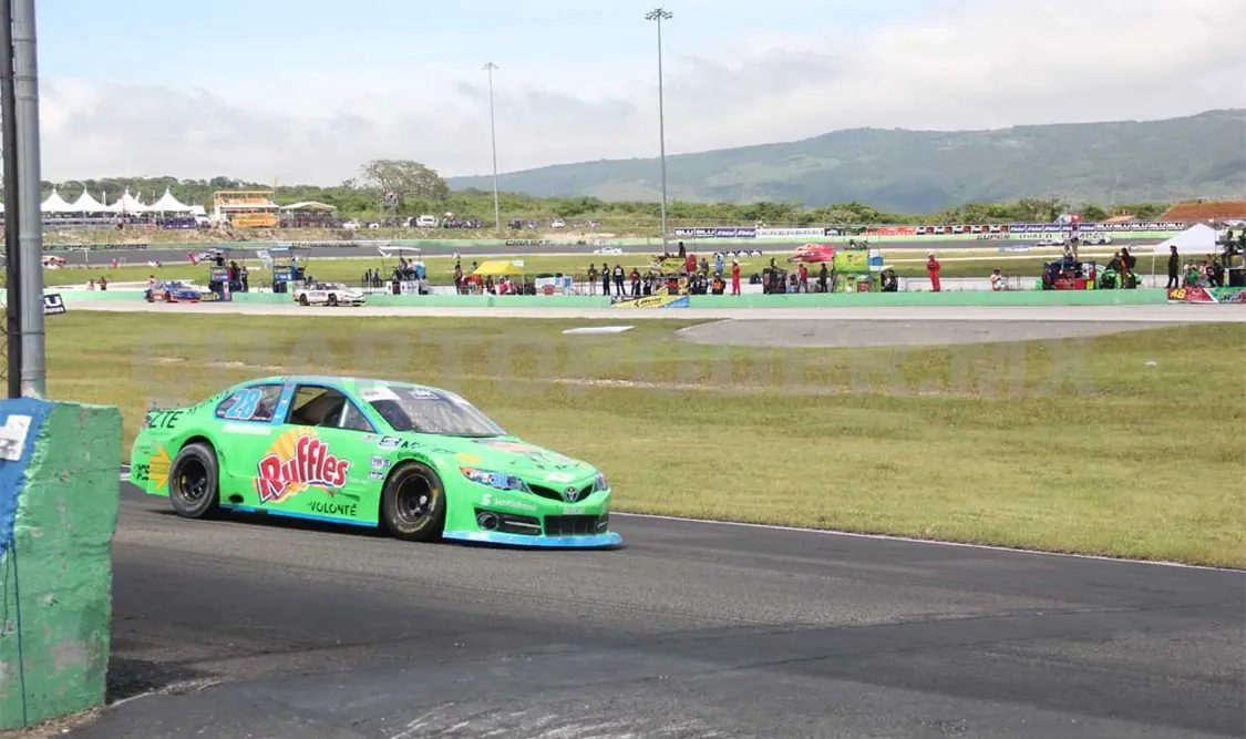 El Trióvalo está listo para recibir a la Nascar