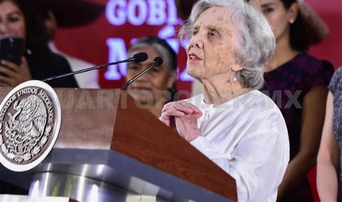 La escritora Elena Poniatowska en un evento junto a Andrés Manuel López Obrador. Cortesía