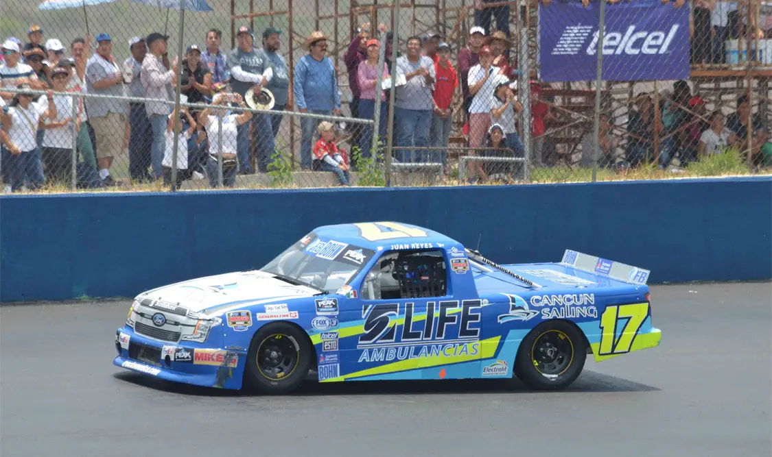 Su triunfo en Chiapas tiene al piloto tuxtleco en la primera posición del campeonato, que tendrá su tercera fecha en Jalisco. Freddy Manga/CP