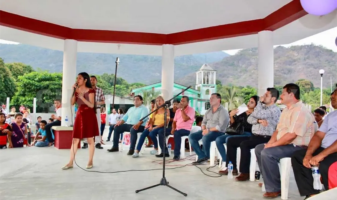 Llevan servicios educativos a comunidades