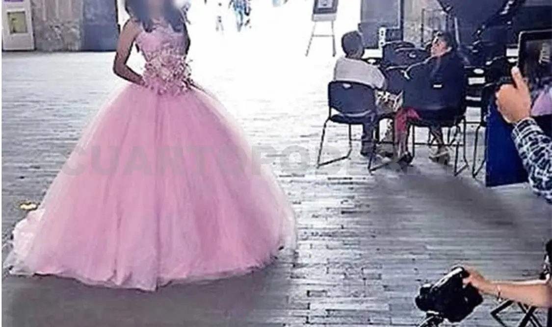 Uno de los escándalos lo protagonizó una quinceañera que hizo su sesión de fotos en la Biblioteca de México José Vasconcelos. Cortesía