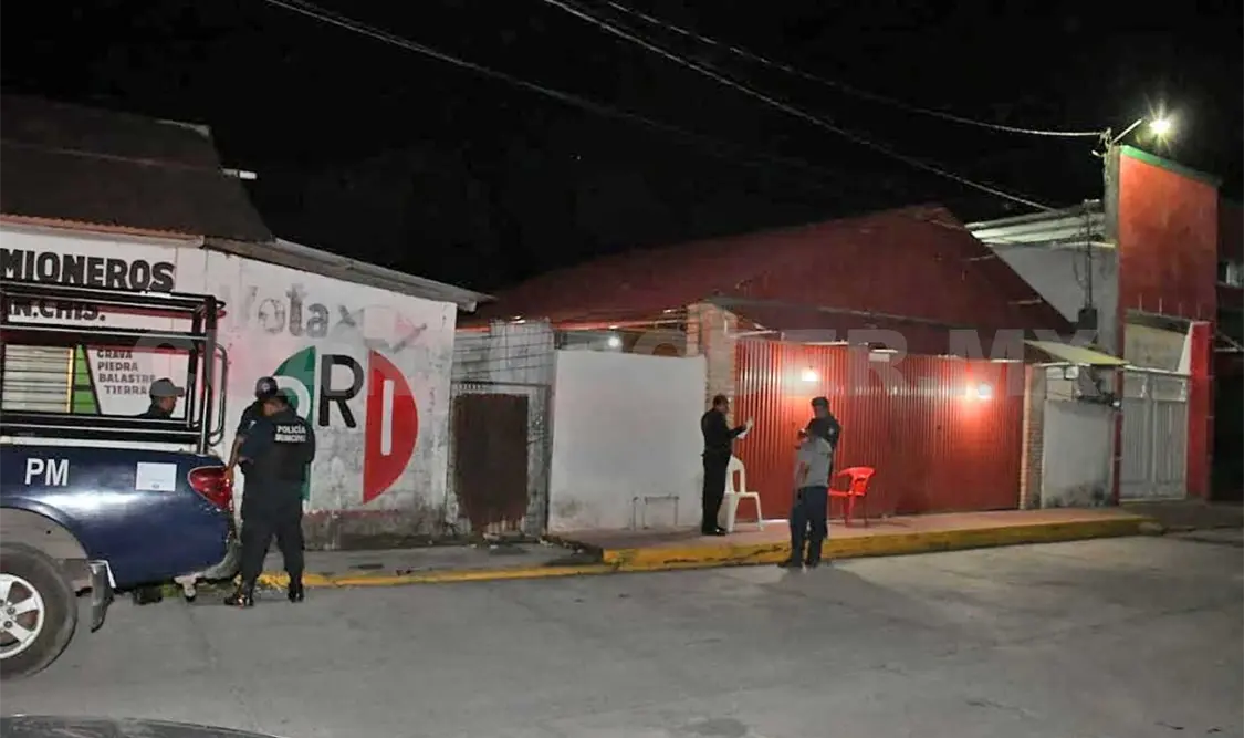 A la llegada de elementos de la policía, informaron que la dama había sido trasladada por paramédicos de Protección Civil a un hospital. Rafael Victorio / CP