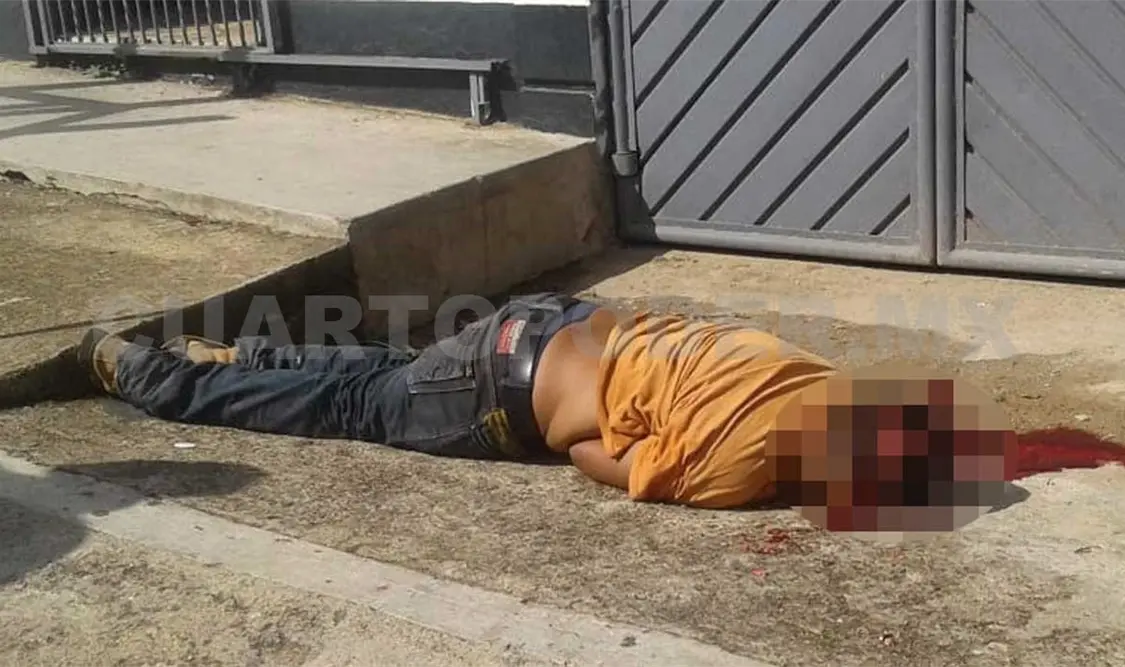 Maudet Adonias Velázquez Velázquez, de 30 años, murió de forma instantánea al salir proyectado a la calle por una descarga eléctrica y resultar con traumatismo craneoencefálico. Dalia Villatoro / CP
