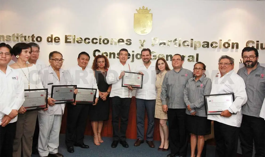 Reconocen a instituciones por defender soberanía