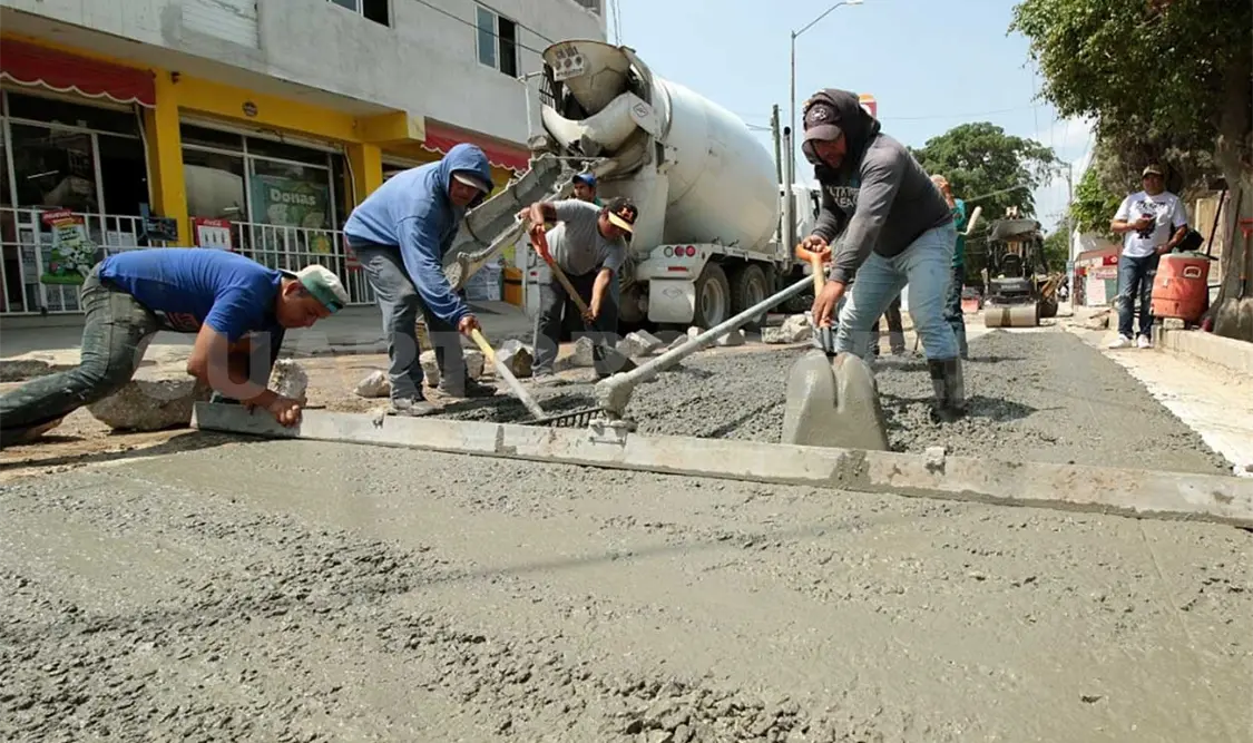Ayuntamiento rehabilita calle principal
