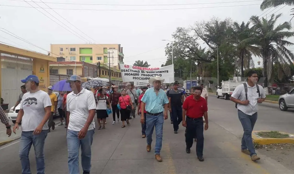 Soyeros exigen pago de apoyos a Sader