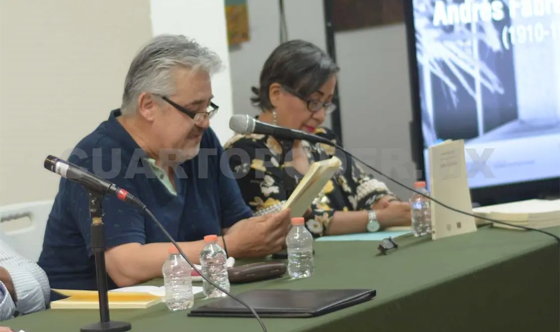 La primera mesa, con Maricarmen Fábregas, Antonio Durán, José Martínez y Socorro Trejo. Darwin Mendoza
