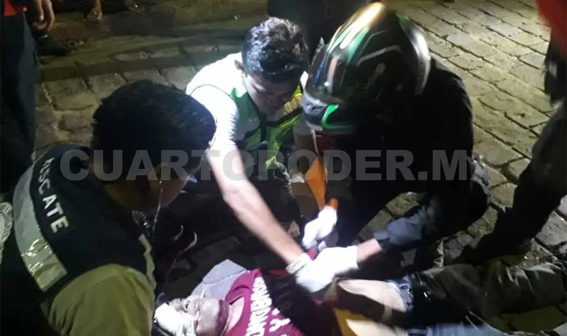 Motociclista entre la vida y la muerte tras derrapar