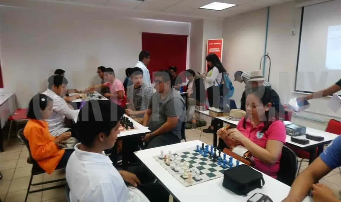 El Primer Torneo Inter Universitario ha sido un éxito, gracias a la colaboración conjunta de la UVM, la Unach y el Club de Ajedrez Peón Dragón. Cortesía
