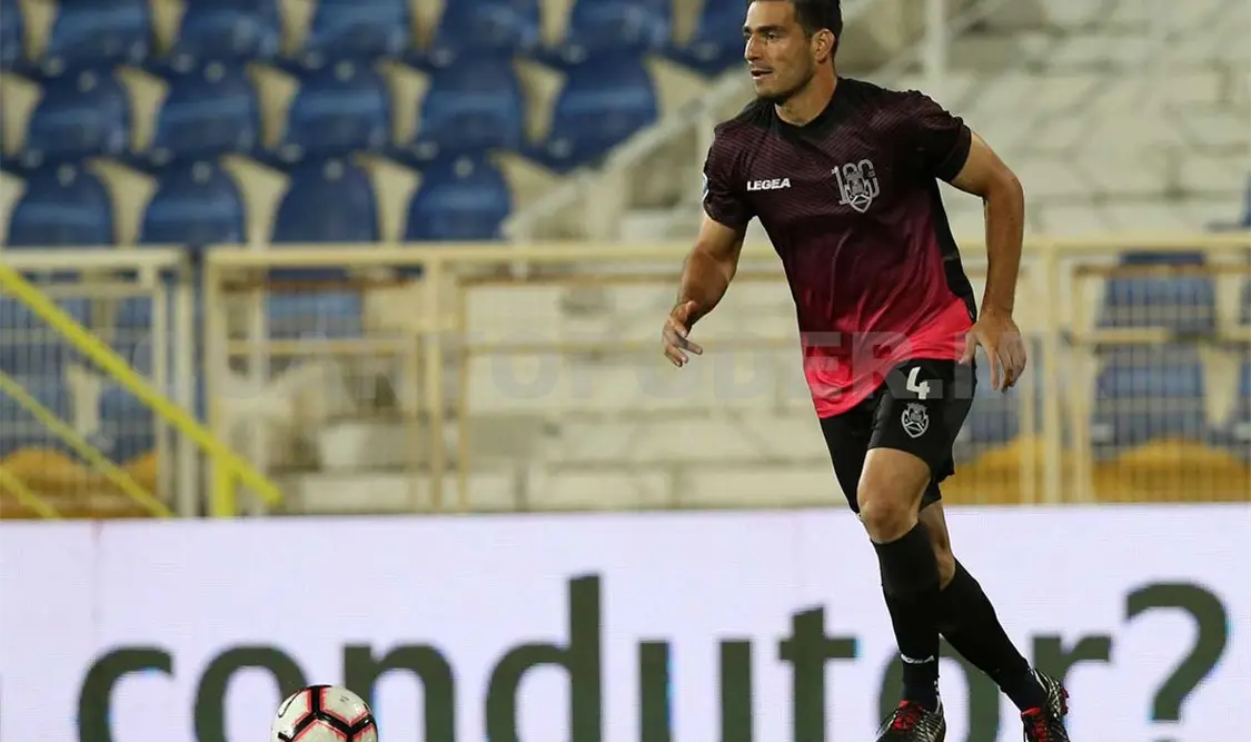 Briseño llega a Chivas procedente del Feirense
