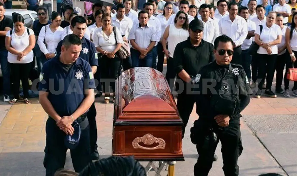 Rinden homenaje a policía caído durante un operativo