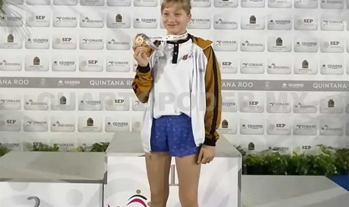 Camila Rodríguez Suriano, feliz por su medalla